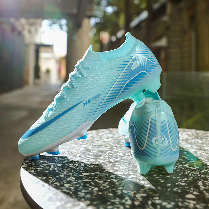 Hoge kwaliteit voetbalschoenen - Sports Equipment For Boys recensie en prijs