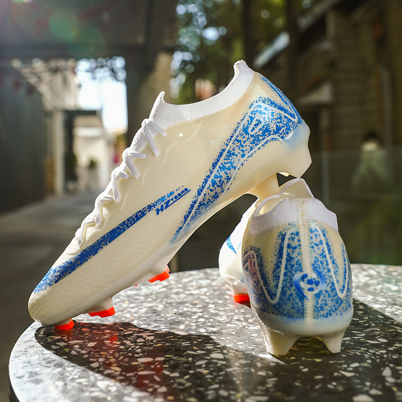 Hoge kwaliteit voetbalschoenen - Sports Equipment For Boys recensie en prijs